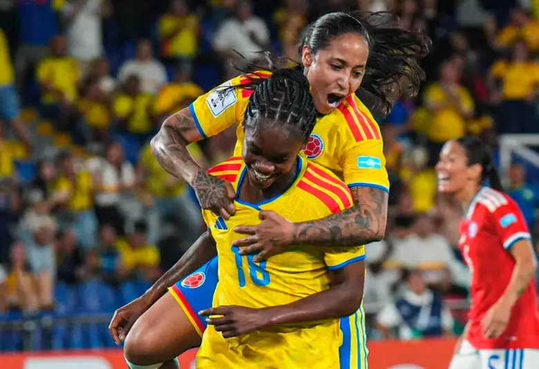 Linda Caicedo y Manuela Pavi serán titulares con la Selección Colombia Femenina este sábado, a las 6:00 de la tarde, como visitante ante Argentina. FOTO CORTESÍA FCF 