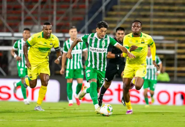 Atlético Nacional, líder de la tabla de posiciones, se mide el viernes ante Once Caldas en el estadio Palogrande, por la última fecha de la Liga Betplay. FOTO CAMILO SUÁREZ 