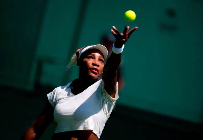 La estadounidense Serena Williams será rival de la colombiana Camila Osorio, en el cuadro de dobles femenino del Grand Slam de Wimbledon. FOTO GETTY 
