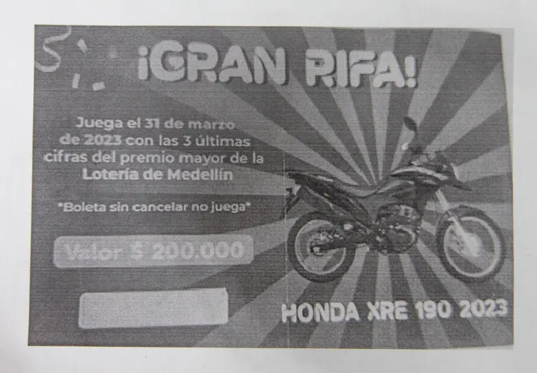 Denuncian que en el Colegio Mayor pidieron a contratistas vender boletas de $200.000 para apoyar campaña