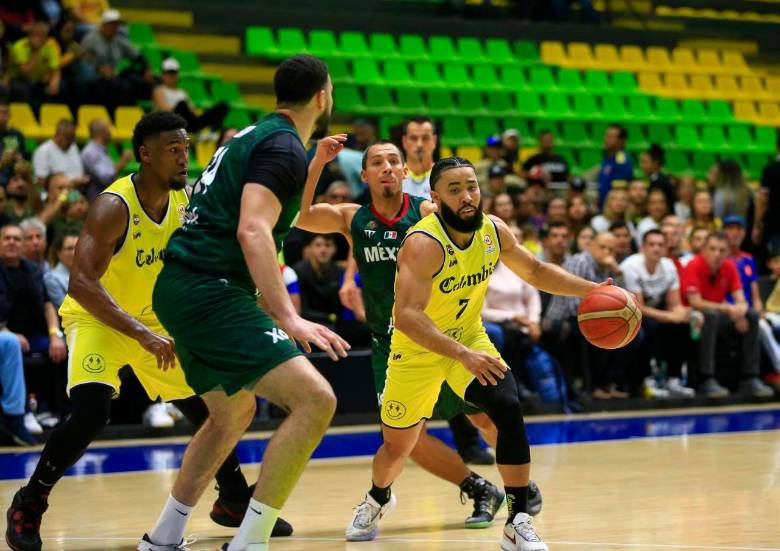 La Selección Colombia perdió ante México 54-113 en el coliseo Iván de Bedout. FOTO ANDRÉS CAMILO SUÁREZ