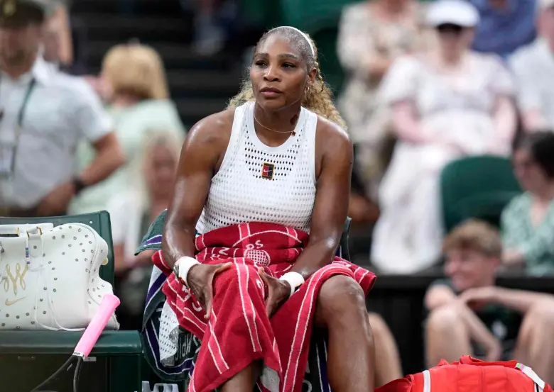 Durante el partido del martes, en el cuadro de sencillos, la tenista estadounidense, Serena Williams, sintió una molestia en su rodilla derecha. FOTO GETTY 