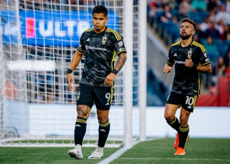 Juan Camilo Cucho Hernández (#9), celebra el tanto con el que inició la remontada el Columbus Crew en la MLS. FOTO TOMADA @ColumbusCrew