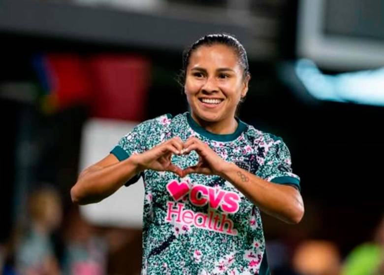 La jugadora colombiana Leicy Santos recibió un importante nominación en Estados Unidos por su labor social en su pueblo, Lorica, Córdoba. FOTO TOMADA INSTAGRAM 