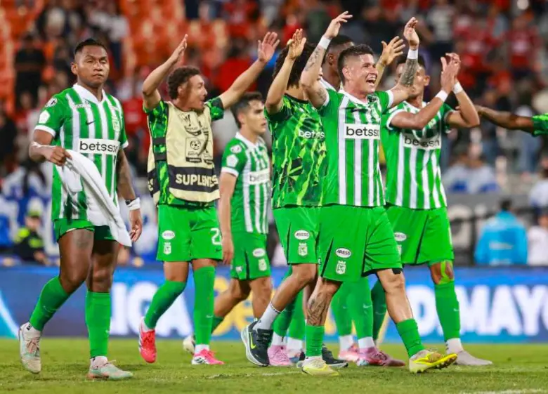 Atlético Nacional se medirá a Internacional de Bogotá en la llave de cuartos de final de la Liga Betplay, tras terminar líder en la tabla de posiciones del todos contra todos. FOTO: MANUEL SALDARRIAGA 