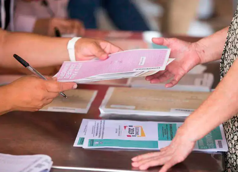 De WhatsApp a panfletos: las nuevas formas de presión sobre el voto en Colombia. FOTO: ARCHIVO EL COLOMBIANO.