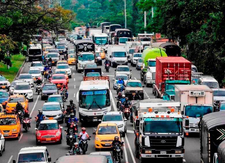 El pico y placa comienza a las 5 de la mañana y va hasta las 8 de la noche. FOTO: EL COLOMBIANO