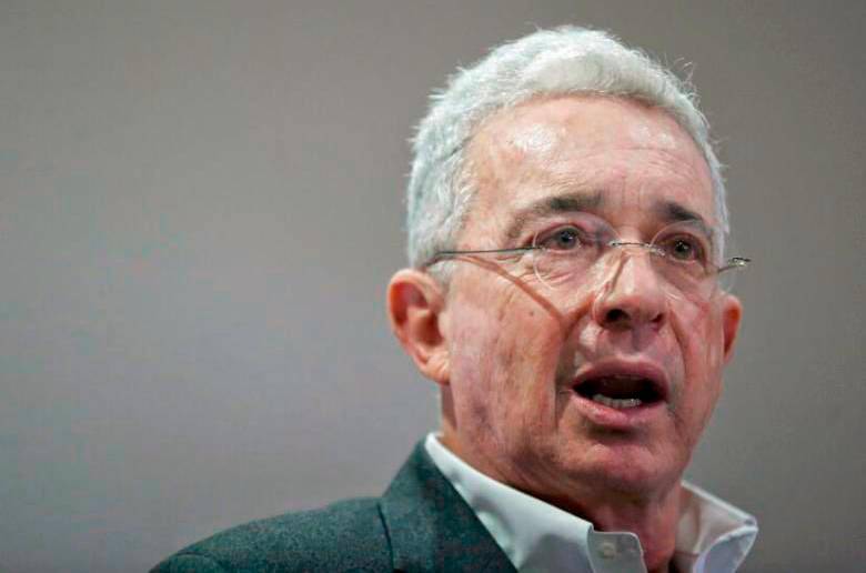 Álvaro Uribe dice que no sabía de los falsos positivos, que a él también lo engañaron. Foto: Colprensa. 