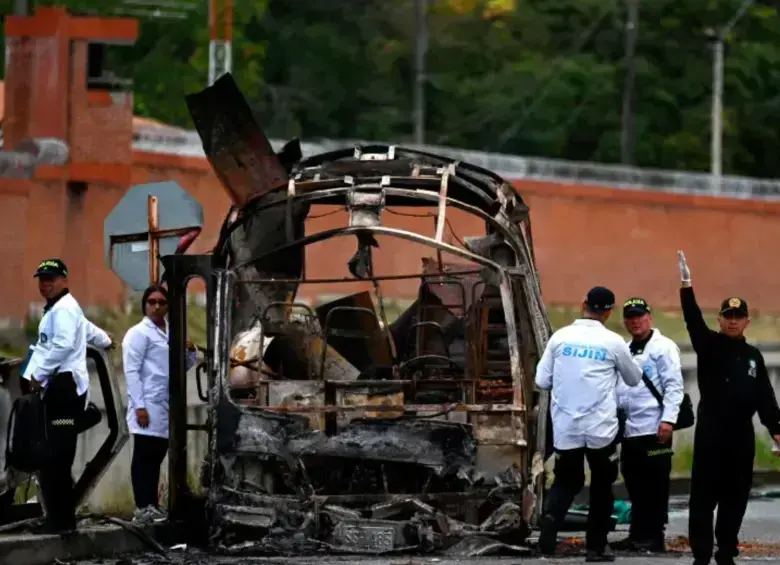 Uno de los fines de semana más mortales en el departamento en la última década reabrió los debates alrededor de la Paz Total y la situación de seguridad en Colombia. FOTO: AFP.