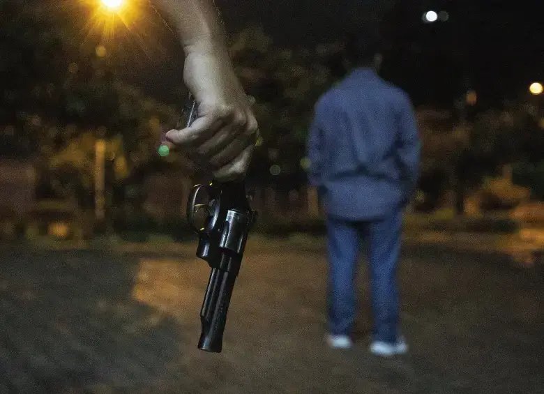 En medio de un procedimiento policial capturaron a dos fleteros en Bello. FOTO: ANDRÉS CAMILO ECHEVERRY