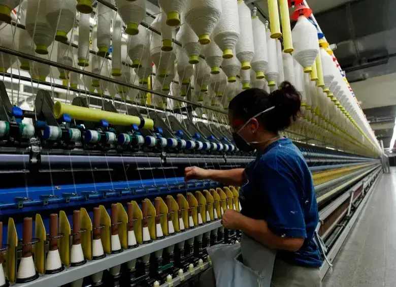 La medida es la ampliación del recargo nocturno, que antes empezaba a las 9:00 p. m. y ahora se extiende desde las 7:00 de la noche hasta las 6:00 de la mañana. FOTO: Juan Antonio Sánchez
