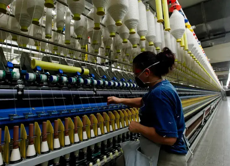 Tras el aumento del recargo dominical y festivo y la reducción de la jornada laboral a 44 horas, cambia el valor del pago por trabajar en esos días. FOTO JUAN ANTONIO SÁNCHEZ