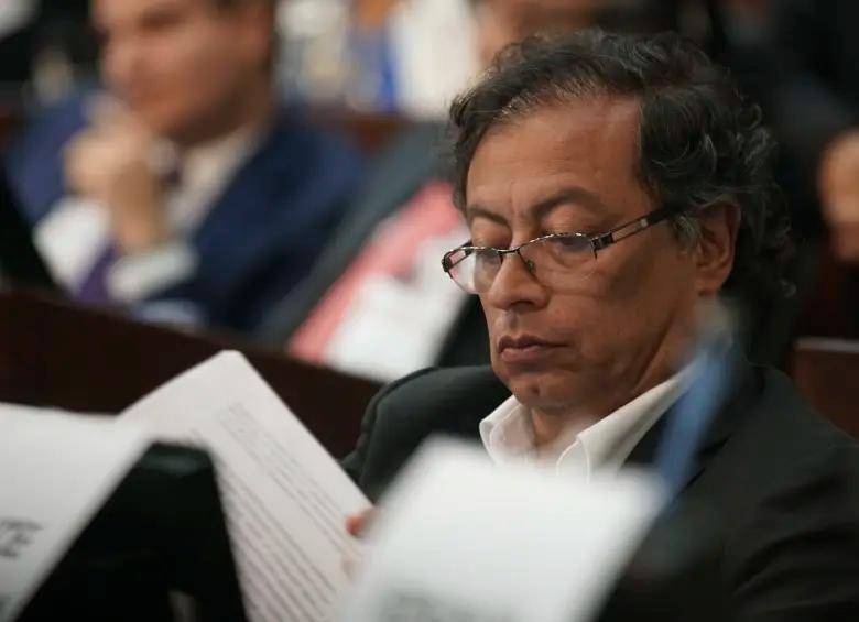 Aunque la decisión no tendría efectos sobre su cargo actual, el proceso podría sentar jurisprudencia y abrir un nuevo frente jurídico. FOTO: COLPRENSA