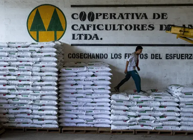 El nombramiento cayó como un baldado de agua fría entre los cafeteros, que ven con preocupación un posible giro político en una entidad clave para la región. Foto: Cortesía