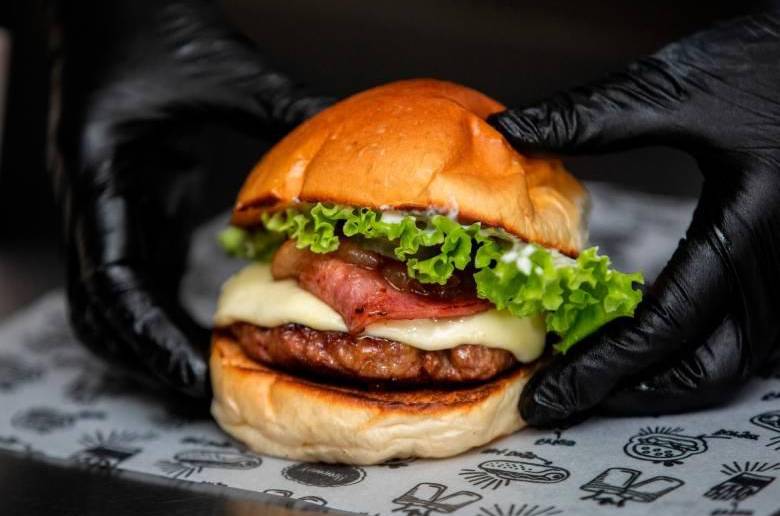Si bien la hamburguesa tiene su origen en Estados Unidos, en el país es de los más populares. FOTO Camilo Suárez Echeverry