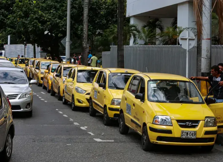 Movilidad en Medellín, rotación de pico y placa en taxis. Foto: Manuel Saldarriaga