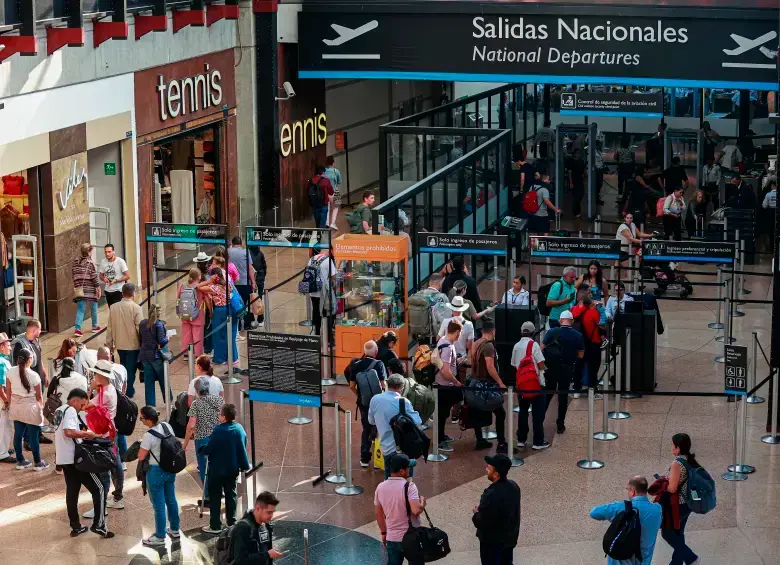 Alta movilización de viajeros impulsará el turismo y la economía en Colombia durante la temporada. FOTO MANUEL SALDARRIAGA.