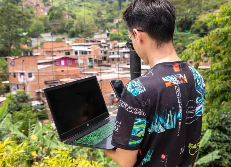 La Ley 2485 de 2025 pone un límite al abuso y acerca a Colombia a un modelo de telecomunicaciones más justo y accesible para todos. FOTO: El Colombiano - Carlos Velásquez.