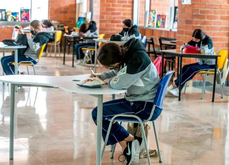 Estudiantes de colegios de Antioquia obtuvieron algunos de los puntajes más altos del país en las pruebas Saber 11 de 2025. FOTO: Juan Antonio Sánchez. 
