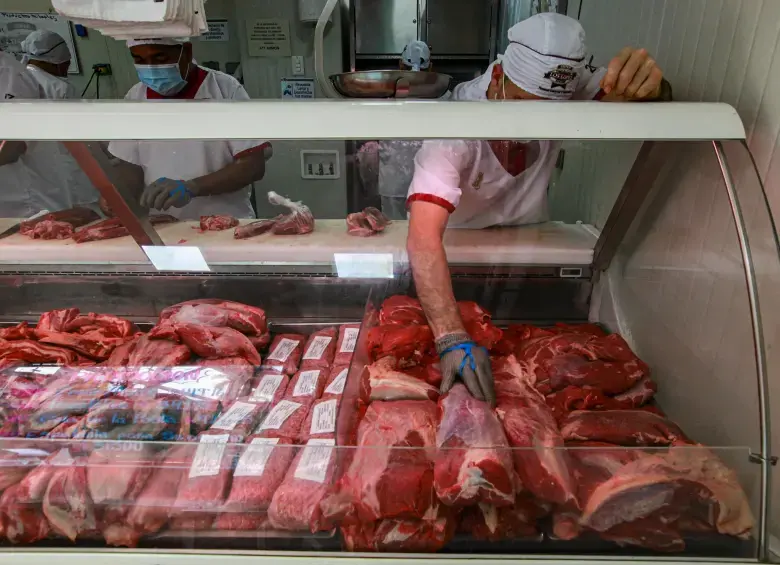 La eventual prohibición de exportar carne podría afectar especialmente a regiones exportadoras como Córdoba, la Costa Caribe y Santander, además de impactar a más de 400.000 familias que dependen directa e indirectamente de la ganadería.