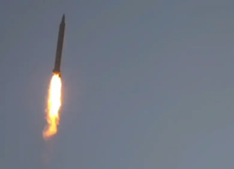 Aunque el presidente Donald Trump dijo que habrá una pausa a los ataques a infraestructuras energéticas, Irán denunció uno nuevo. FOTO: Referencia AFP