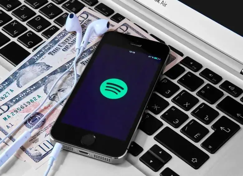 La música colombiana superó los $468.000 millones en regalías en Spotify durante 2025, según el informe Loud &amp; Clear Colombia 2026. FOTO: Depositphoto.