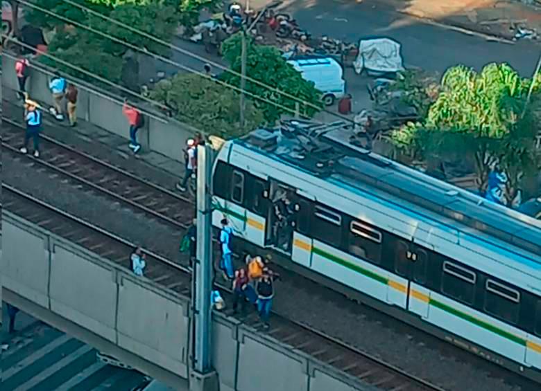 Los pasajeros pusieron en riesgo su vida el lunes pasado.