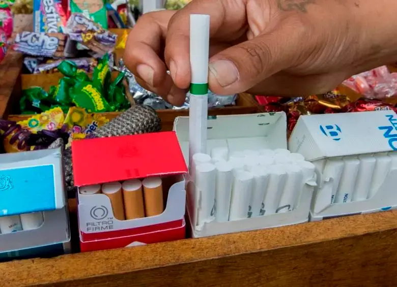 En los últimos cinco años el país ha dejado de recaudar $4,8 billones por cuenta del consumo de cigarrillos de contrabando. FOTO ARCHIVO EL COLOMBIANO