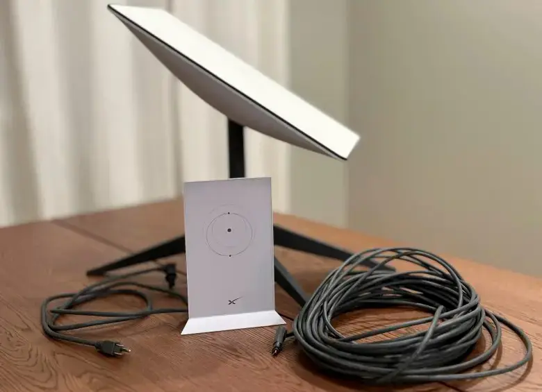 Además, con la nueva función que permite que ciertos modelos de celulares se conecten directamente a los satélites, la cobertura se amplía incluso a quienes no pueden instalar un <i>router</i>. FOTO: Getty