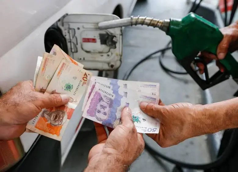 Frente al Acpm, el panorama no está muy alejado del de la gasolina, ya que en los últimos cuatro años aumentó alrededor de 20%, al pasar de $9.071 a inicios de 2022 a ubicarse en $11.282 en mayo de este año. FOTO: El Colombiano.