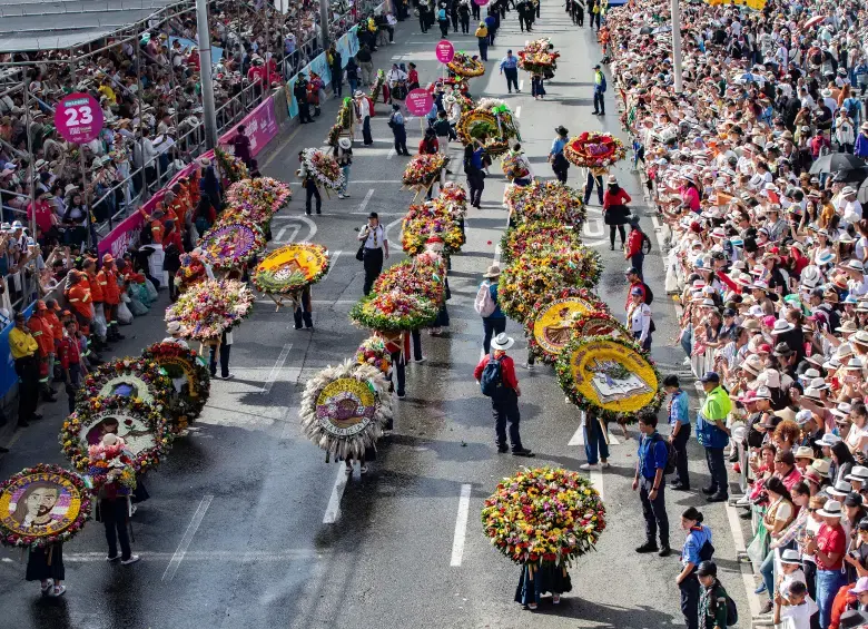 La jornada reunirá a miles de personas alrededor de los silleteros y las silletas, por lo que se espera una alta afluencia de público en los sectores cercanos al recorrido. FOTO: El Colombiano.