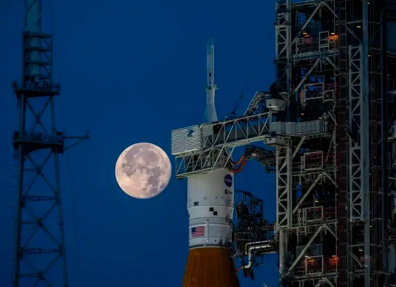 La Luna será el destino de Artemis II, la primera expedición tripulada en más de medio siglo que orbitará el satélite en 2026. FOTO cortesía Nasa
