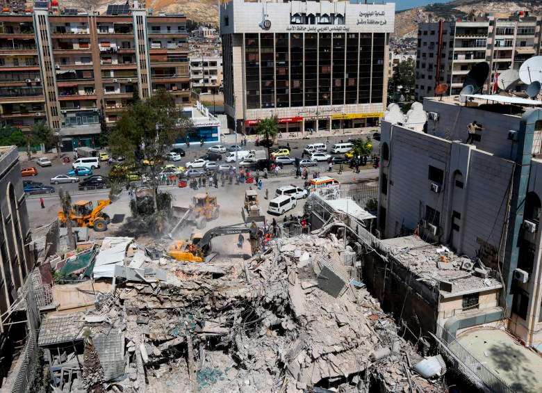 A principios de mes, un bombardeo atribuido a Israel destruyó un anexo de la Embajada de Irán en Siria y mató a por lo menos once personas, entre ellas siete miembros de los Guardianes de la Revolución Islámica, incluidos dos altos mandos. FOTO: AFP