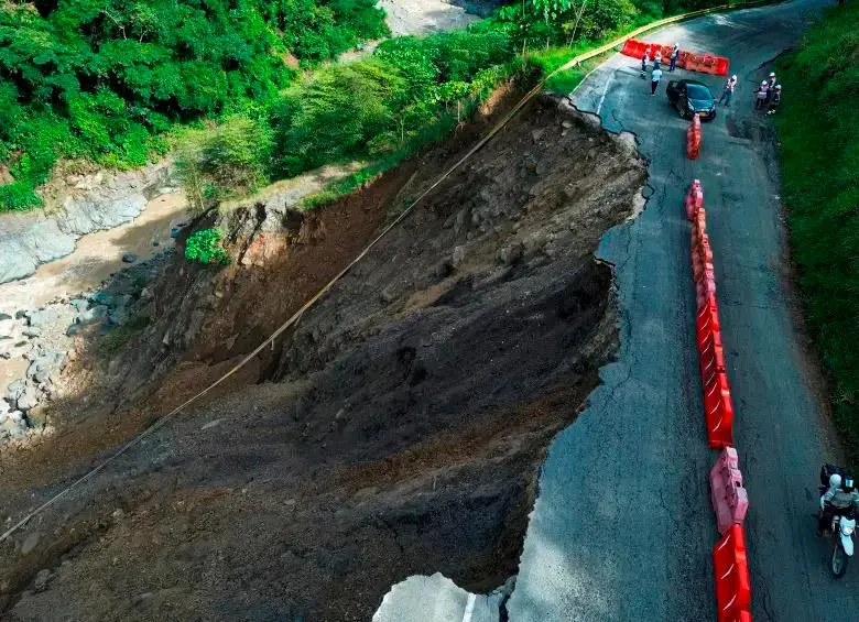 Este problema en las vías del departamento ha ocasionado malestar en viajeros y habitantes de la zona. Foto: EL COLOMBIANO