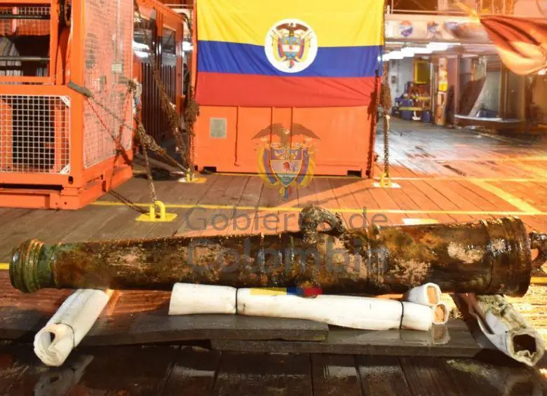 <span class=mln_uppercase_mln>Las</span><b><span class=mln_uppercase_mln> primeras imágenes del cañón recuperado por el Instituto Colombiano de Antropología e Historia. FOTO: ICANH</span></b>