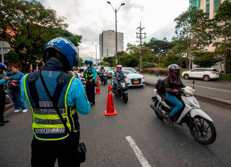 La medida de pico y placa rige en los 10 municipios del Valle de Aburrá y comienza a tener sanciones por incumplirlo desde este lunes 10 de febrero. FOTO Camilo Suárez