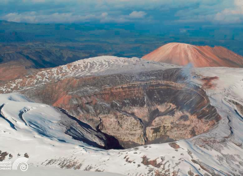 Petro pidió celeridad en evacuación de 2.500 familias cercanas al volcán Nevado del Ruíz. Foto: Cortesía Servicio Geologíco Colombiano. 