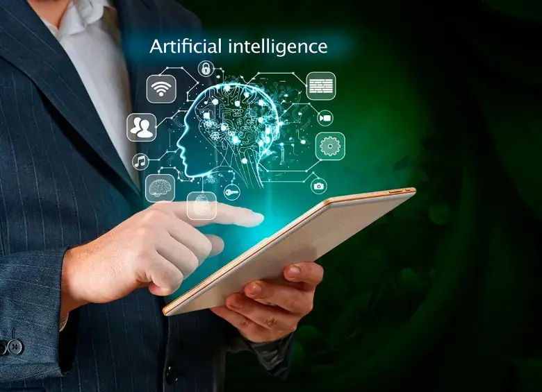 El mal uso de la inteligencia artificial puede poner en riesgo la confidencialidad empresarial y vulnerar la propiedad intelectual de terceros. Foto: Cortesía Zoho