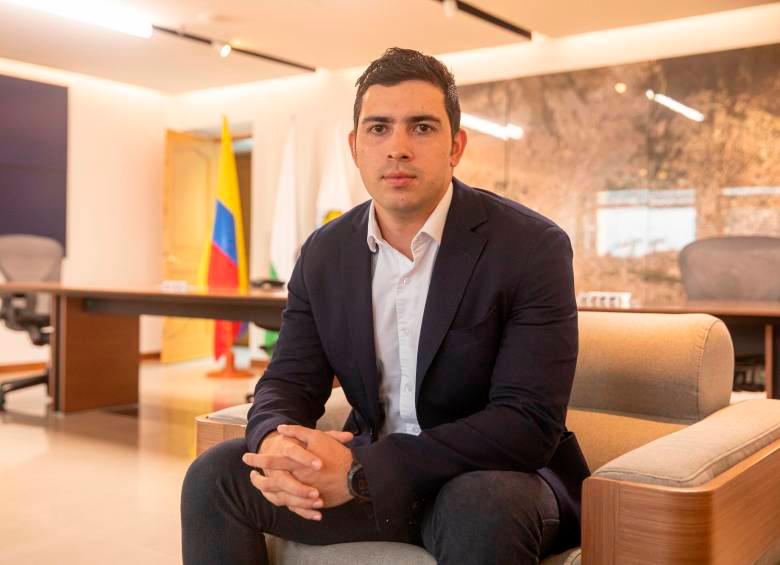 Esteban Restrepo es uno de los principales amigos y aliados políticos del exalcalde Daniel Quintero, ambos salpicados por múltiples escándalos e investigaciones por presunta corrupción. FOTO EL COLOMBIANO