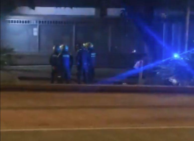 <span class="mln_uppercase_mln">La</span><b><span class="mln_uppercase_mln"> detonación ocurrió en horas de la noche de este miércoles 24 de septiembre en inmediaciones del Inpec en Cali. FOTO: CAPTURA DE VIDEO</span></b>