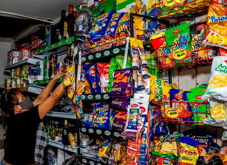 Los impuestos saludables en Colombia ya afectan las ventas de tenderos, según Fenalco. FOTO JUAN ANTONIO SÁNCHEZ