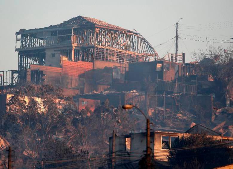Las autoridades no han determinado responsabilidades los incendios, que sumieron a Chile en su peor tragedia desde el terremoto y tsunami de 2010. FOTO: AFP