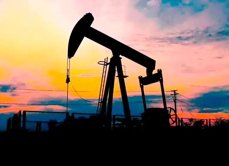 La escalada entre Estados Unidos, Israel e Irán amenaza el 20% del crudo mundial y podría llevar el Brent hasta US$108 por barril. FOTO AFP.