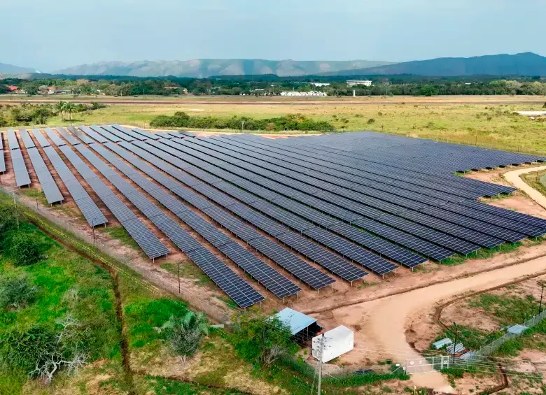 El crecimiento de la energía solar distribuida impulsa empleo local y reduce emisiones de CO₂ en distintas regiones del país. FOTO: Cortesía