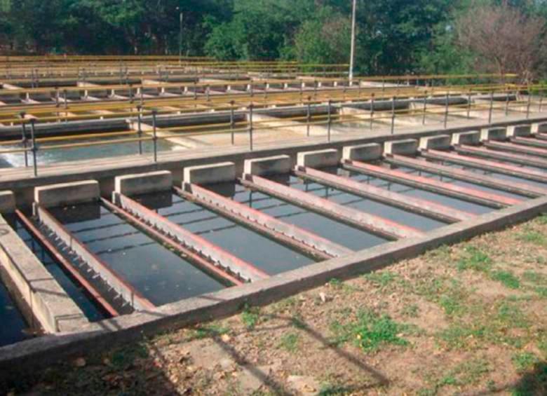 Según el Ministerio de Vivienda, el negocio del servicio de suministro de agua potable en Colombia mueve hasta $40 billones. FOTO COLPRENSA