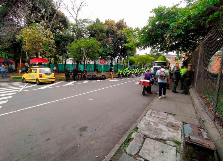 El Esmad y más de 600 policías hacen presencia en las calles de Medellín.