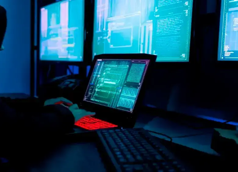 Claro Empresas presentó en Medellín su Cyber Security Operations Center (CSOC) para mitigar el incremento de ataques digitales y fortalecer la continuidad del negocio corporativo. FOTO. Getty.
