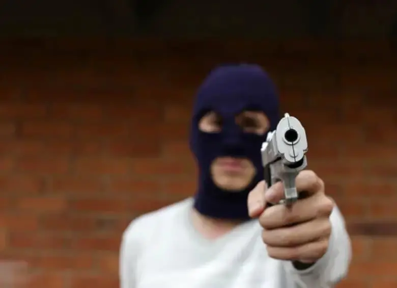 Las autoridades investigan el ataque armado ocurrido en el Anillo Vial Oriental de Los Patios, donde un hombre murió y un menor resultó herido. FOTO: Colprensa.