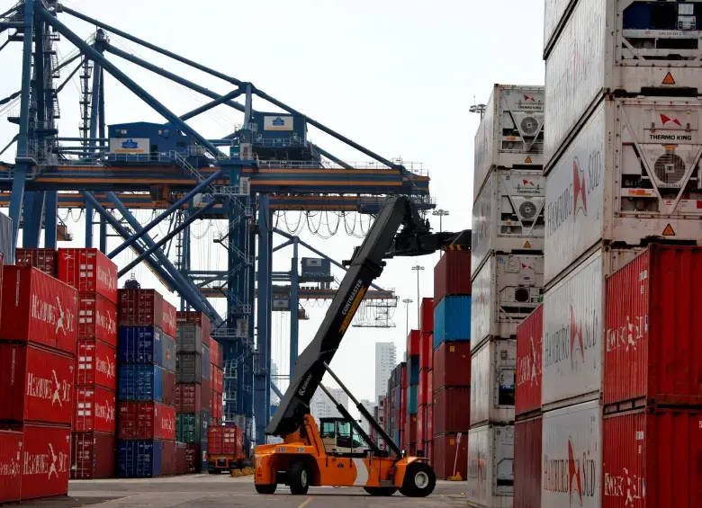 El saldo en rojo alcanzó los US$16.377 millones, muy por encima de los US$10.806 millones reportados en 2024, reflejando un deterioro significativo en la balanza comercial. FOTO: Juan Antonio Sánchez