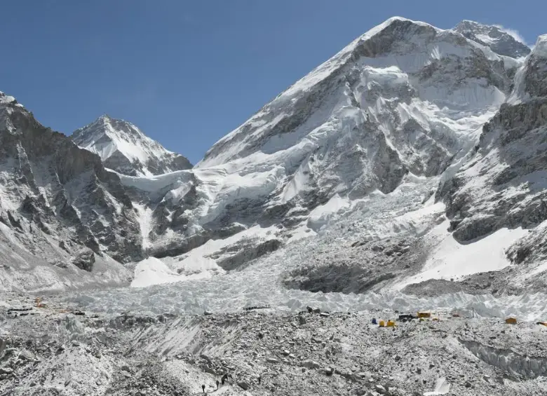 Al menos cinco alpinistas murieron durante la temporada de ascenso del Everest de este año.Monte Everest Foto: AFP